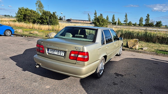 Volvo S70 3 of 7