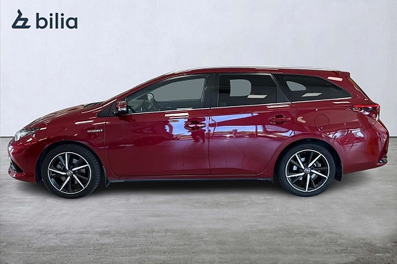 Toyota Auris 3 of 5