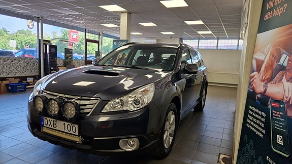 Subaru Outback 3 of 5