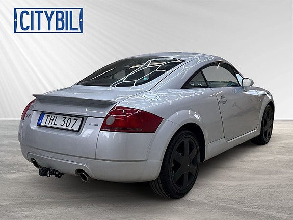 Audi TT 4 of 5