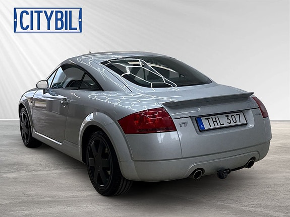 Audi TT 3 of 5