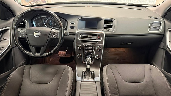 Volvo V60 9 of 20