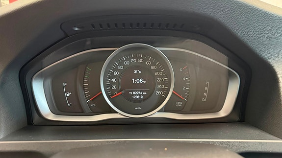 Volvo V60 13 of 20