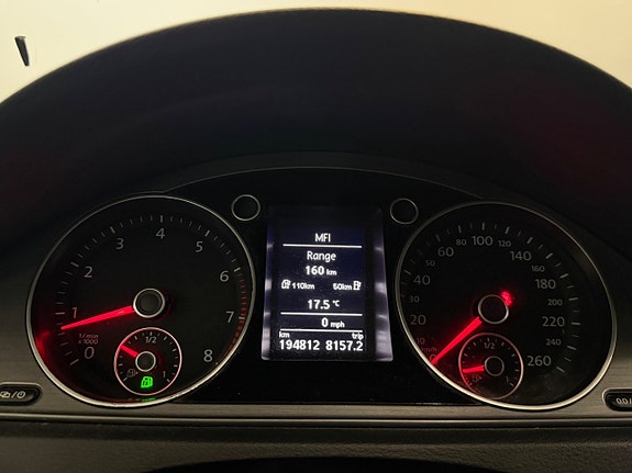 Volkswagen Passat 26 of 30
