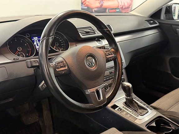 Volkswagen Passat 9 of 30