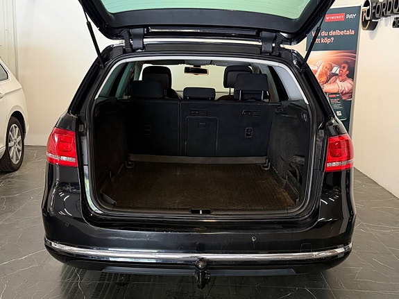 Volkswagen Passat 11 of 30