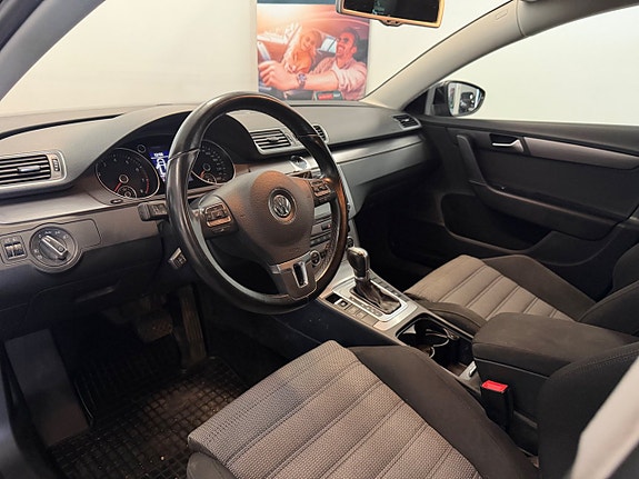 Volkswagen Passat 8 of 30