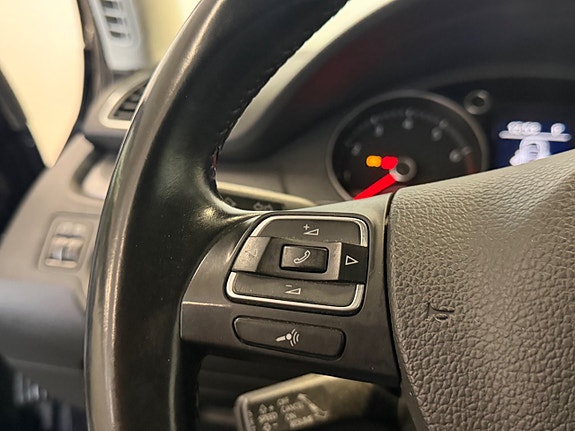 Volkswagen Passat 25 of 30