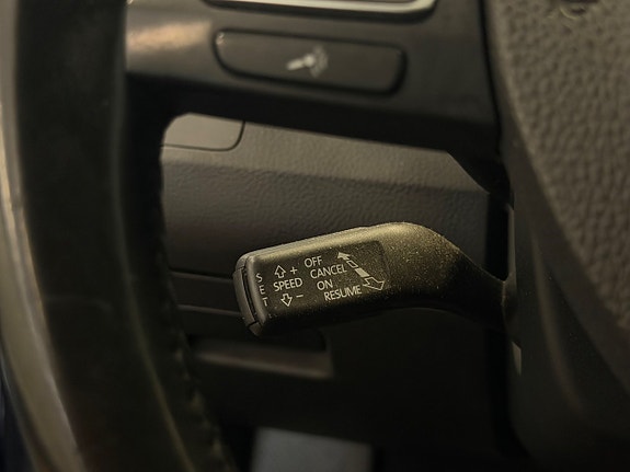 Volkswagen Passat 28 of 30