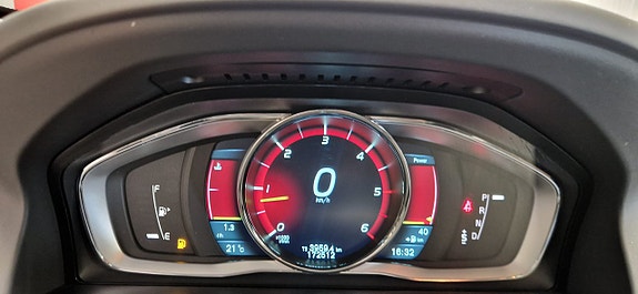 Volvo XC60 14 of 26