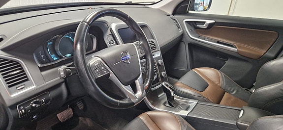 Volvo XC60 10 of 26