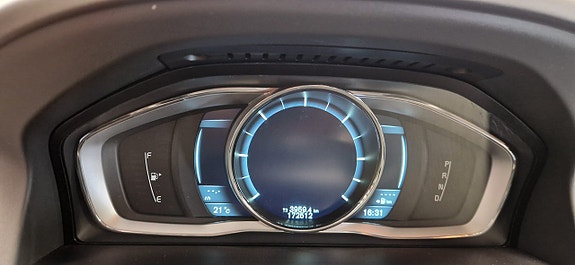 Volvo XC60 13 of 26