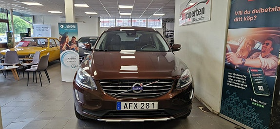 Volvo XC60 2 of 5