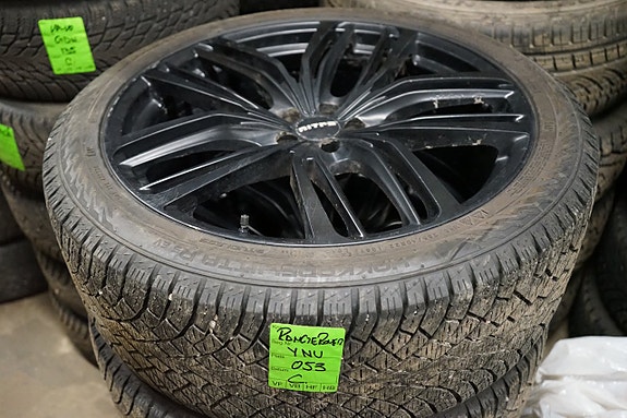 Land Rover Range Rover Velar 8 of 26