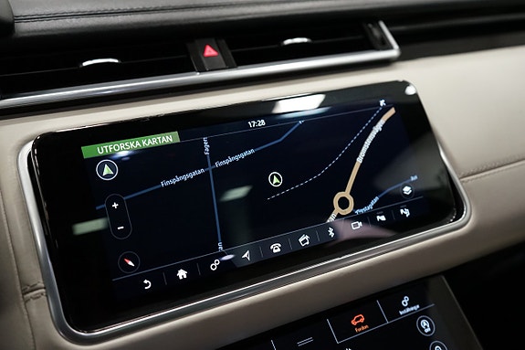 Land Rover Range Rover Velar 19 of 26