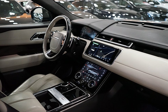 Land Rover Range Rover Velar 16 of 26
