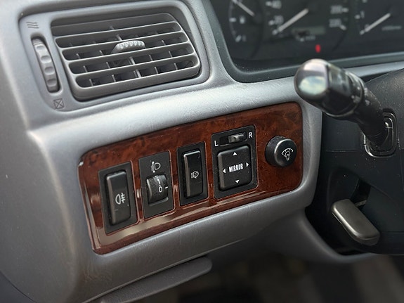 Toyota Camry 10 of 12