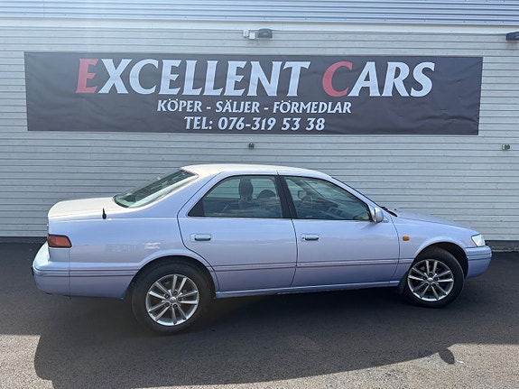 Toyota Camry 5 of 5