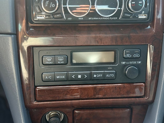 Toyota Camry 11 of 12