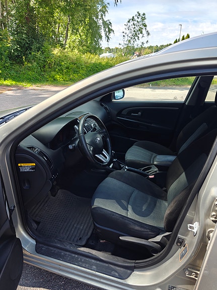 Kia Ceed 3 of 5