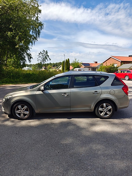 Kia Ceed 4 of 5