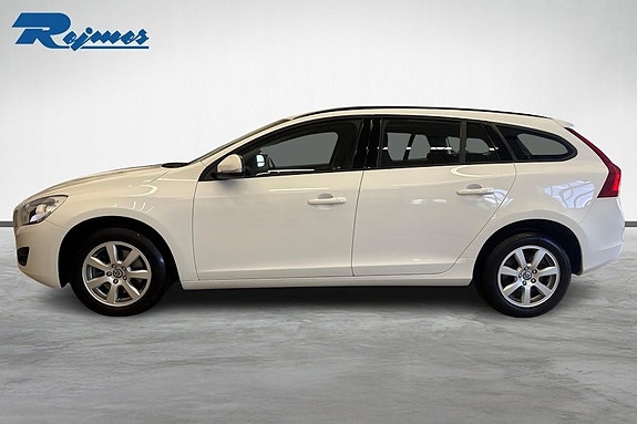 Volvo V60 2 of 16