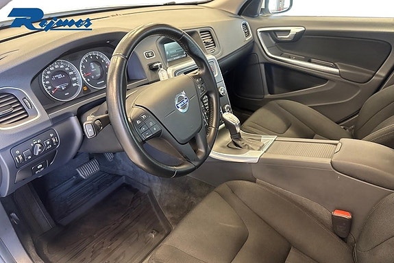 Volvo V60 10 of 16