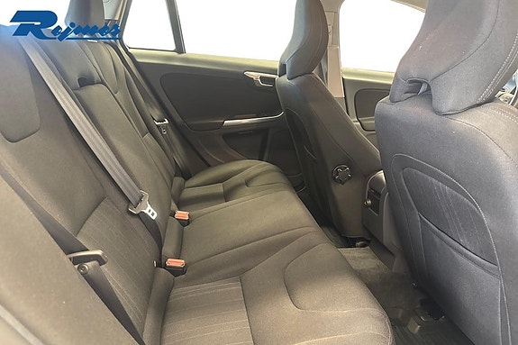Volvo V60 9 of 16