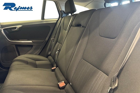 Volvo V60 5 of 16