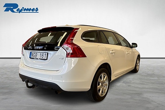 Volvo V60 14 of 16