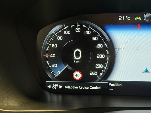 Volvo XC90 17 of 30