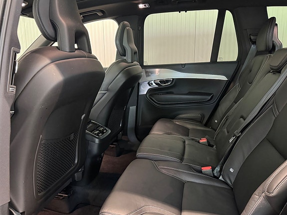 Volvo XC90 27 of 30