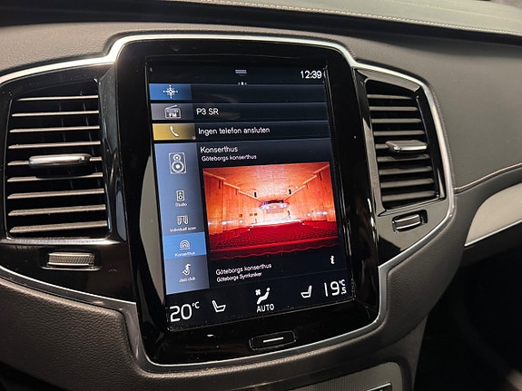 Volvo XC90 20 of 30