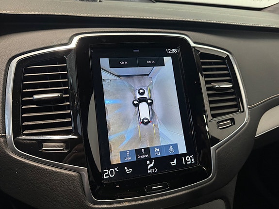 Volvo XC90 19 of 30