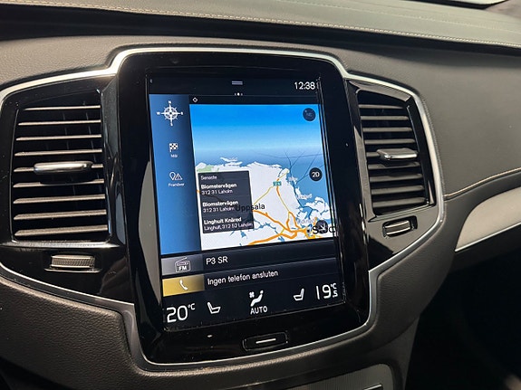 Volvo XC90 21 of 30