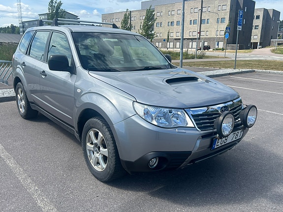 Subaru Forester 2 of 5