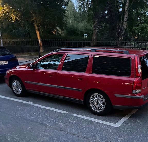 Volvo V70 6 of 10