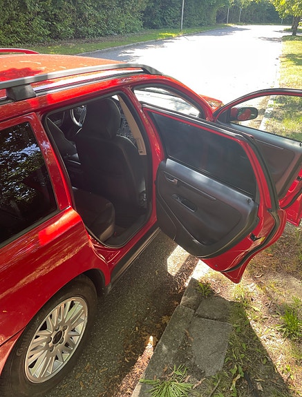 Volvo V70 4 of 10