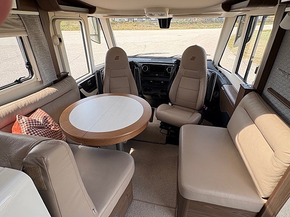 Hymer B880ML 5 of 17