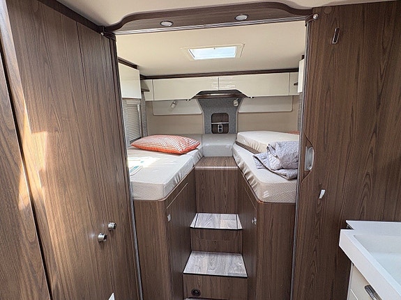 Hymer B880ML 11 of 17