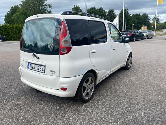 Toyota Yaris Verso 6 of 12