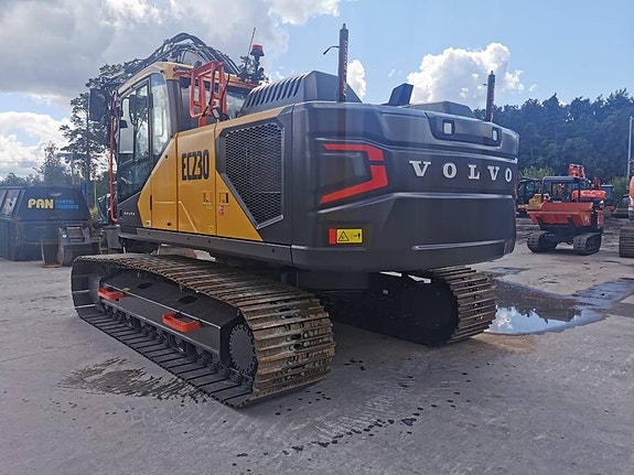 Volvo EC 230 FL 4 of 12