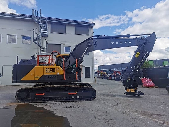 Volvo EC 230 FL 2 of 12