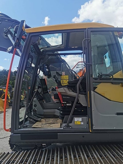 Volvo EC 230 FL 5 of 12