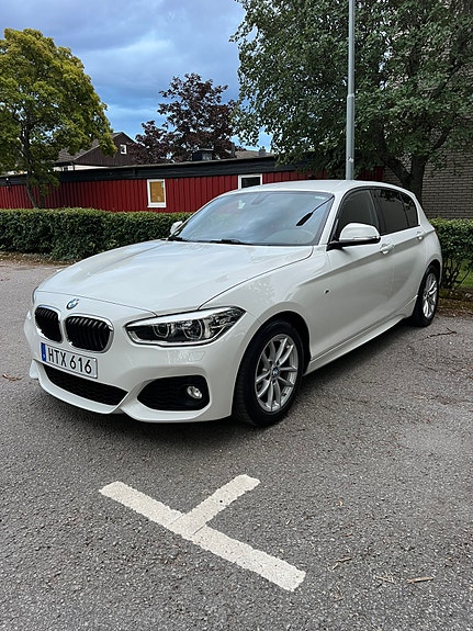 BMW 118d 3 of 5
