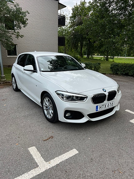 BMW 118d 2 of 5