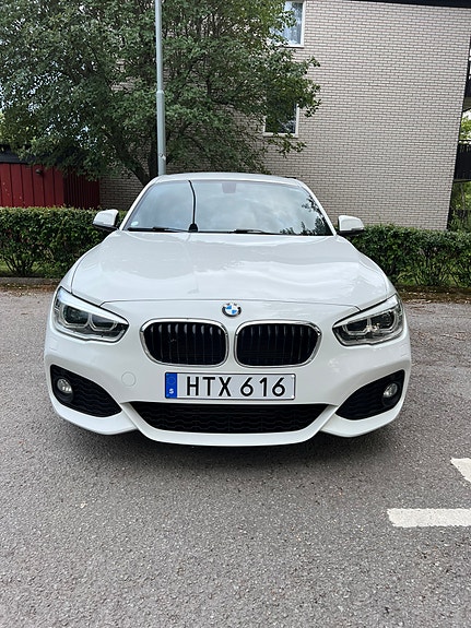 BMW 118d 4 of 5
