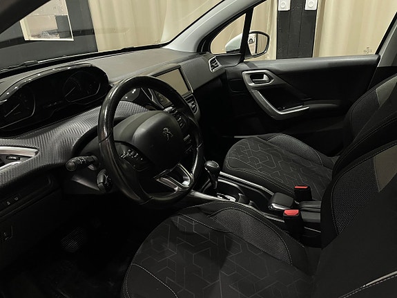 Peugeot 2008 11 of 22