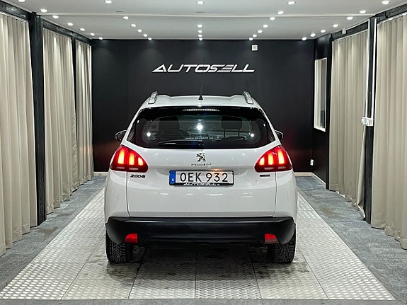 Peugeot 2008 4 of 5