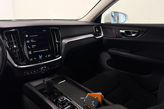 Volvo V60 11 of 27